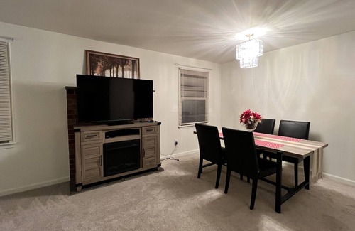Norristown Maison | Spacious One Bed One Bath in a Condo