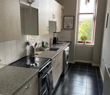 Greenock Appartement | Spacious one bedroom flat, entire property.