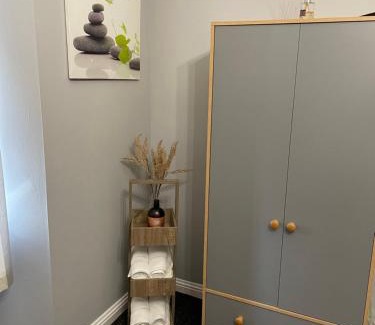 Greenock Appartement | Spacious one bedroom flat, entire property.