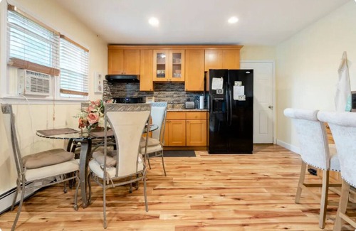 Centereach Appartement | Spacious one Bedroom Apt with private entrance