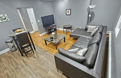 Huntington Station Appartement | Spacious One Bedroom suite