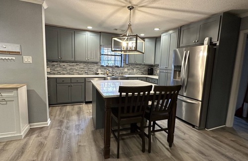 Austin Maison | Spacious, open concept 4-bedroom house in welcoming Austin with AC, WiFi