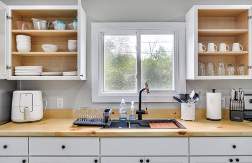 Oswego Maison | Spacious Oswego Home: 6 Mi to Fort Ontario!