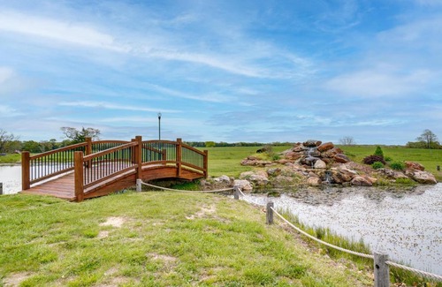 Rosebud Maison | Spacious Owensville Getaway with Winery On-Site!