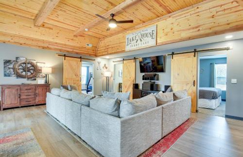 Grantville Maison | Spacious Ozawkie Home - Near Lake Perry!