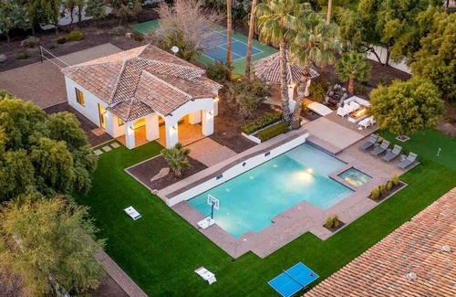 Camelback Country Estates Maison | Emplacement incroyable, spacieux, accueillant, piscine et jacuzzi, vie de style complexe, ÉNORME