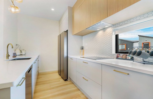 Auckland Central Business District Maison | Spacious Parkview 3-Bedroom Villa with garage Unit 45