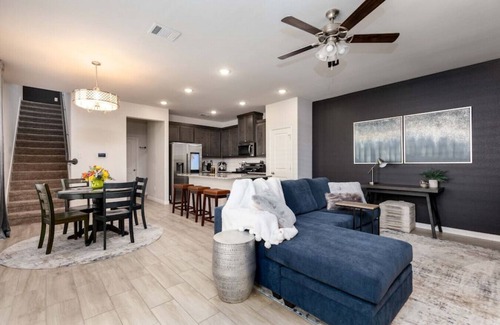 Fort Worth Maison | Spacious Pet Friendly | Sleeps 6