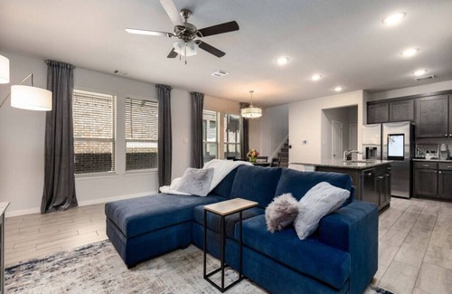 Fort Worth Maison | Spacious Pet Friendly | Sleeps 6