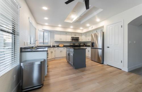 Arrowhead Ranch Maison | Spacious Pet Friendly 5br with Pool In Glendale
