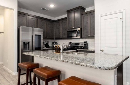 Fort Worth Maison | Spacious Pet Friendly - 7 Miles to Eagle Mountain Lake
