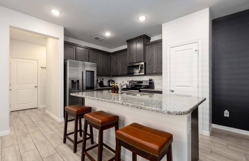 Fort Worth Maison | Spacious Pet Friendly - 7 Miles to Eagle Mountain Lake