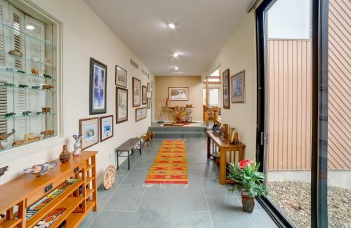 Donaldson Maison | Spacious Plymouth Hideaway on Acreage with Lake!