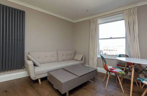 Balham Appartement | Spacious & Pristine 2BD Flat - Balham!