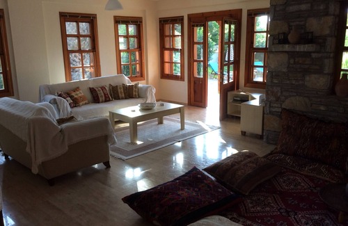 Dalyan Villa | Spacieuse villa privée de 3 chambres. Piscine privée. A / C. Wifi gratuit.