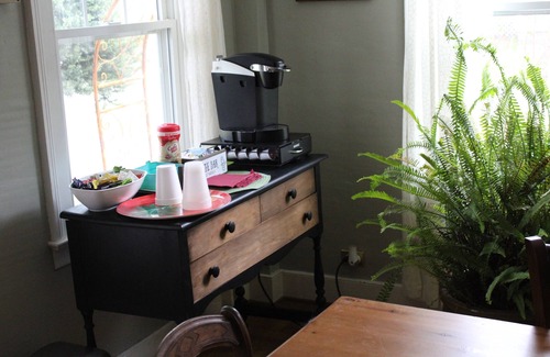Earlville Maison | Spacious Private Guest Suite near Colgate