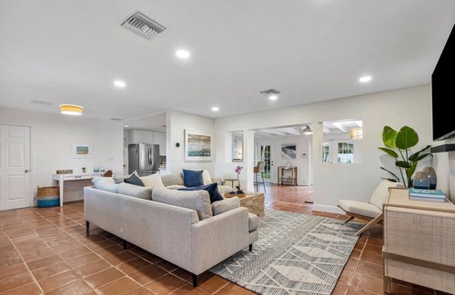Lake Ida Shores Maison | Spacious Private Pool Oasis
