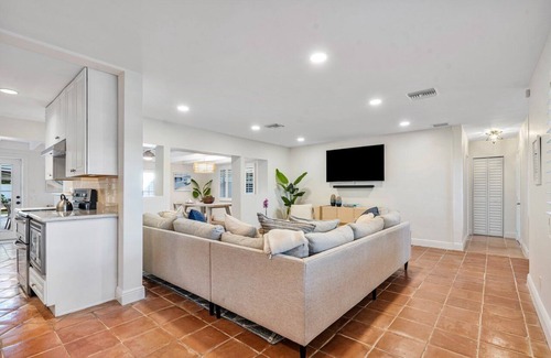 Lake Ida Shores Maison | Spacious Private Pool Oasis