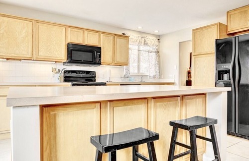 Aurora Maison | Spacious Private Retreat Near Cherry Creek Park!