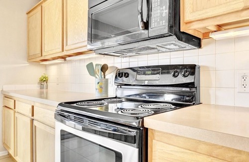 Aurora Maison | Spacious Private Retreat Near Cherry Creek Park!