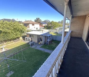 Lurnea Maison | Spacious Queen Room in Comfortable Two Story House - L2