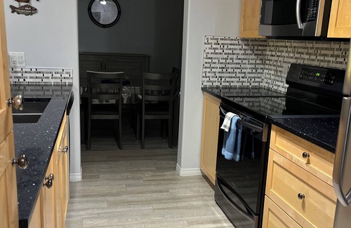 East Kootenay Copropriété | Spacious/Quiet 2bdrm, 2 bath with Mountain Views/Pool/Hot Tub/7night Disc!