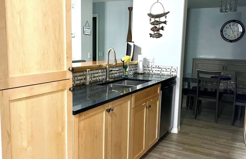 East Kootenay Copropriété | Spacious/Quiet 2bdrm, 2 bath with Mountain Views/Pool/Hot Tub/7night Disc!