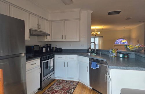 Germantown Maison | Spacious Quiet 3 Bedrooms Townhome in Germantown, MD (Free Parking)
