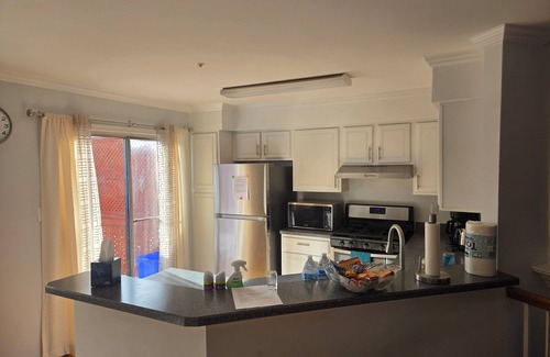 Germantown Maison | Spacious Quiet 3 Bedrooms Townhome in Germantown, MD (Free Parking)