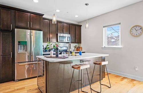 Manayunk Maison | Spacious & Quiet, 5 Min Walk to Main St, Rooftop Lounge!
