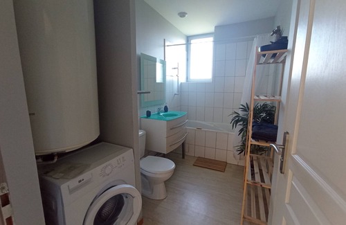Pouzac Appartement | Spacieux appartement calme