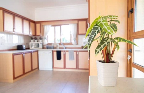 Trikomo Villa | Spacious Quiet Family Villa With Panoramic Views. 1 min to Waterpark & Beach