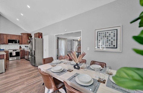 Tobyhanna Maison | Palomino Ranch YogaSunrm,HotTub,FirePit,BBQ,KingBeds,DogFriendly,4KTVs,GamesRm