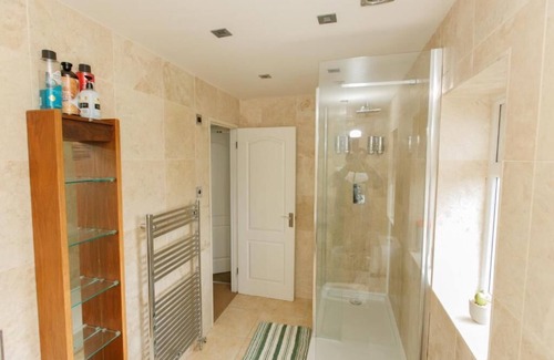 Norwich Maison | spacious, relaxing home with garden access