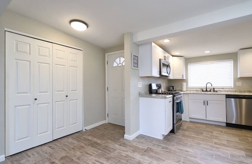 Tucson Maison | Spacious Remodel-Great Freeway access-Sleeps 12