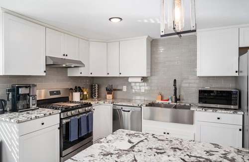 Edgewater Maison | Spacious remodeled ranch near Sloan’s Lake w/ luxury amenities and outdoor fun!