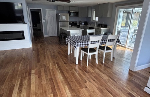 Center Ossipee Maison | Spacious, Renovated 2-Bedroom Home on the Golf Course!