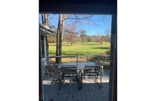 Center Ossipee Maison | Spacious, Renovated 2-Bedroom Home on the Golf Course!