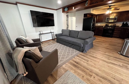 Frankfort Maison | Spacious Retreat: Sleeps 16 with pool, hot tub, Game Room, and Fitness Room