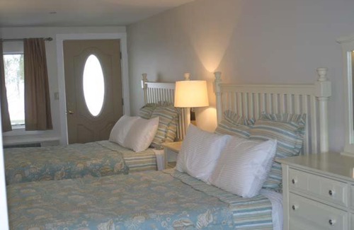 Edgecomb Appartement | Spacious riverfront with balcony Sheepscot Harbour Vacation Cub Studio #211