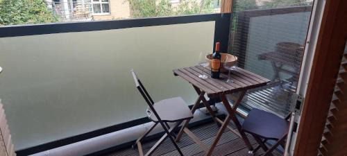 Inchicore Appartement | Spacious Riverside 1Bd in Bustling Village