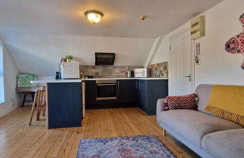Victorian Quarter Appartement | Spacious Riverside 2Bd, Mid City - Above Bar&Venue