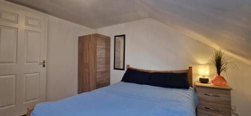 Cork City Centre Appartement | Spacious Riverside 2Bd Mid City - Above Bar&Venue