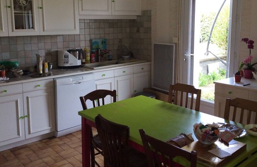 Riom Maison | Spacious rooms at the inhabitant With large beds Very bright TV