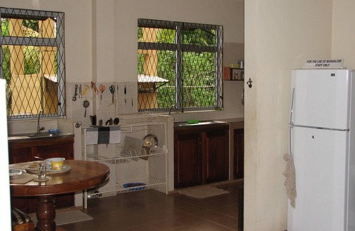 Habarana Maison | Chambres spacieuses avec / salles de bains attenantes / Travellers Paradise