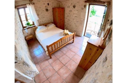 Garonne Maison | Spacious rural gite, large pool - 5mins from historical villages