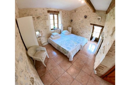 Garonne Maison | Spacious rural gite, large pool - 5mins from historical villages