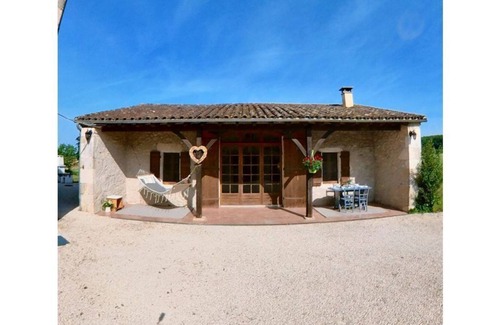 Garonne Maison | Spacious rural gite, large pool - 5mins from historical villages