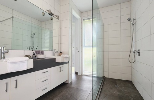 Kerikeri Maison | Spacious rural outlook but close to town
