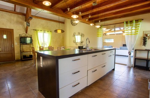 Rampieux Cottage | Maison spacieuse avec piscine chauffée, grand jardin et équipements bébé en Dordogne